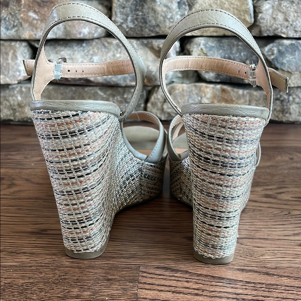 Lauren Conrad Waverly Metallic Wedge Sandals - Picture 3 of 9